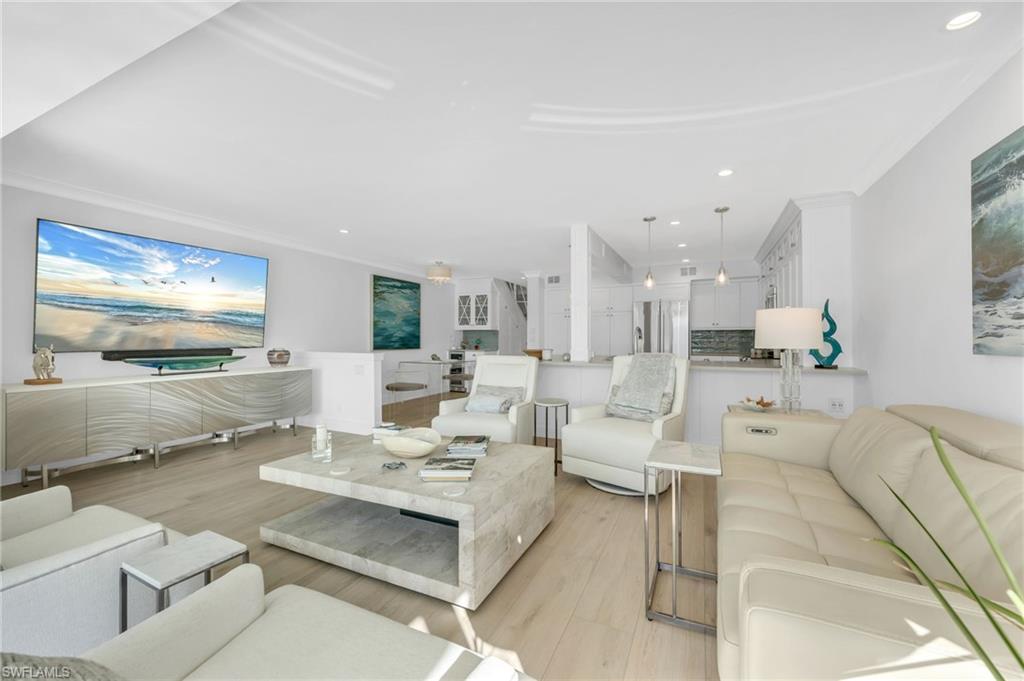 4045 Crayton Road Naples, FL 34103 - Photo 6 of 20