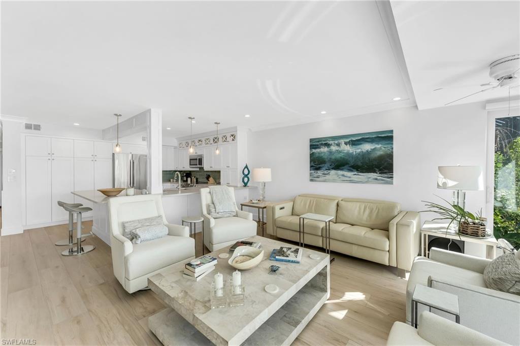 4045 Crayton Road Naples, FL 34103 - Photo 7 of 20