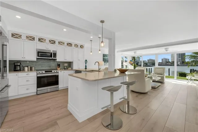 $2,599,000 | 4045 Crayton Road, Naples, FL 34103