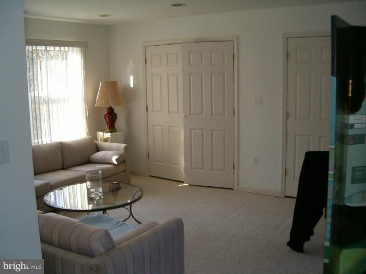 22 Diverty Road Pennington, NJ 08534 - Photo 8 of 11