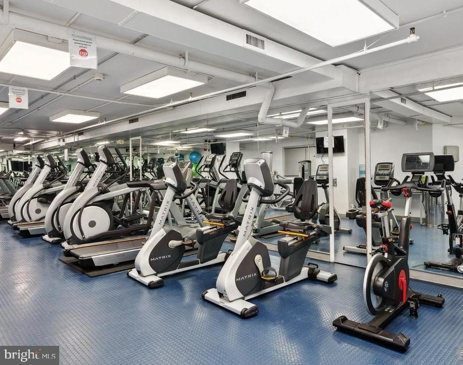 2101 Chestnut Street, Unit 517 Philadelphia, PA 19103 - Photo 12 of 15 a view of a room with gym equipment
