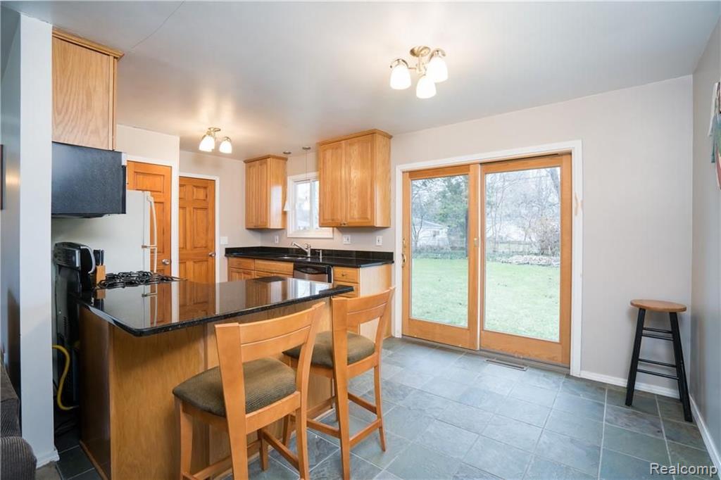 2725 Bridget Avenue Rochester Hills, MI 48307 - Photo 10 of 21