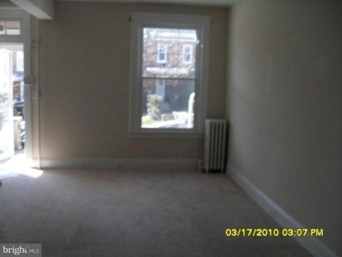 311 Marydell Road Baltimore, MD 21229 - Photo 2 of 7 Living Room
