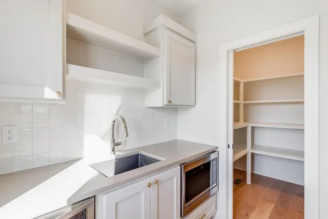 $729,900 | 1841 Woodward Circle, Raymore, MO 64083