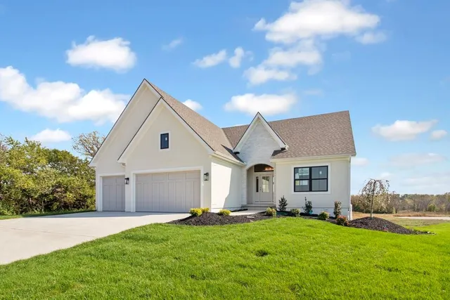 $729,900 | 1841 Woodward Circle, Raymore, MO 64083