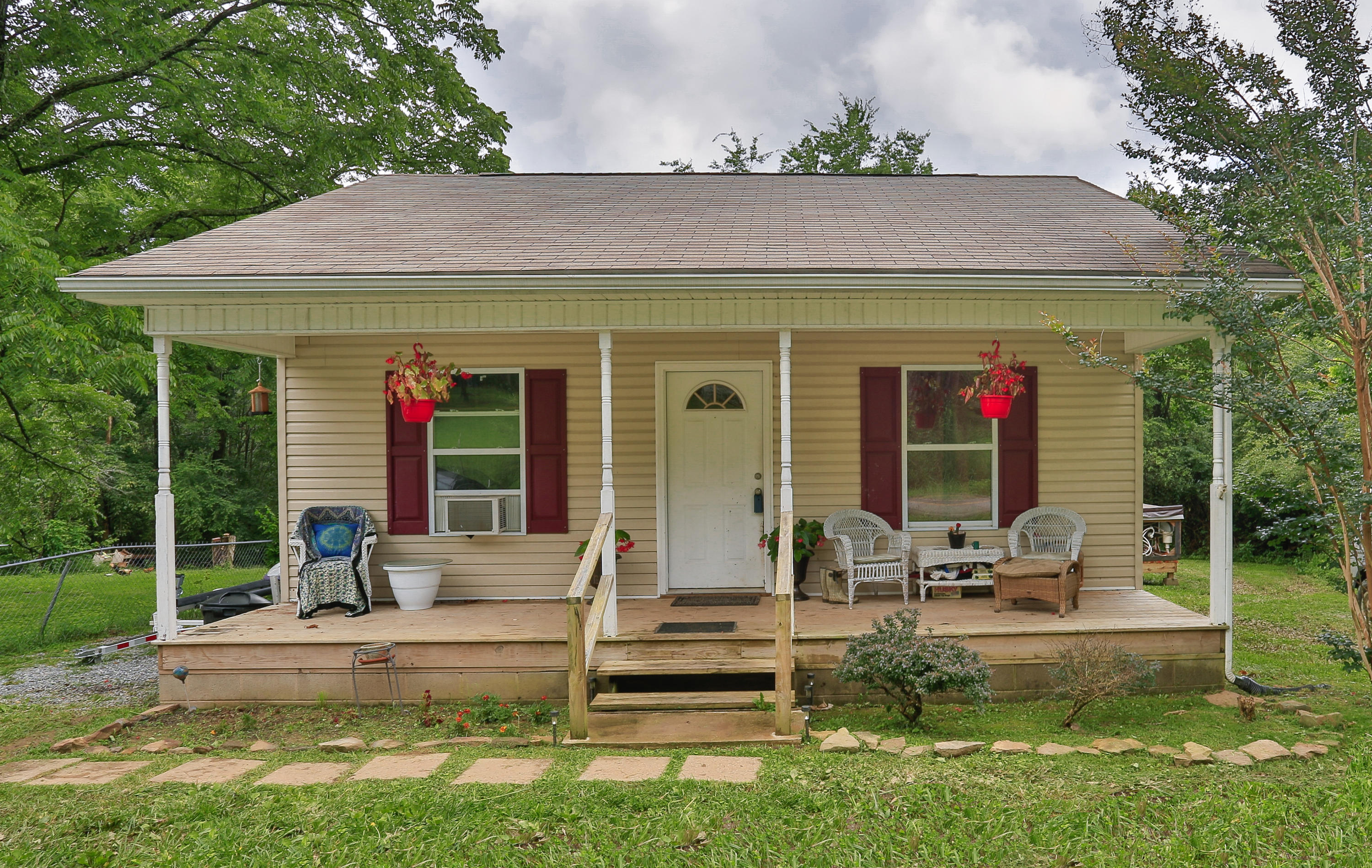 497 Pickett Road Signal Mountain, TN 37377 - Photo 1 of 9 Trevor-3