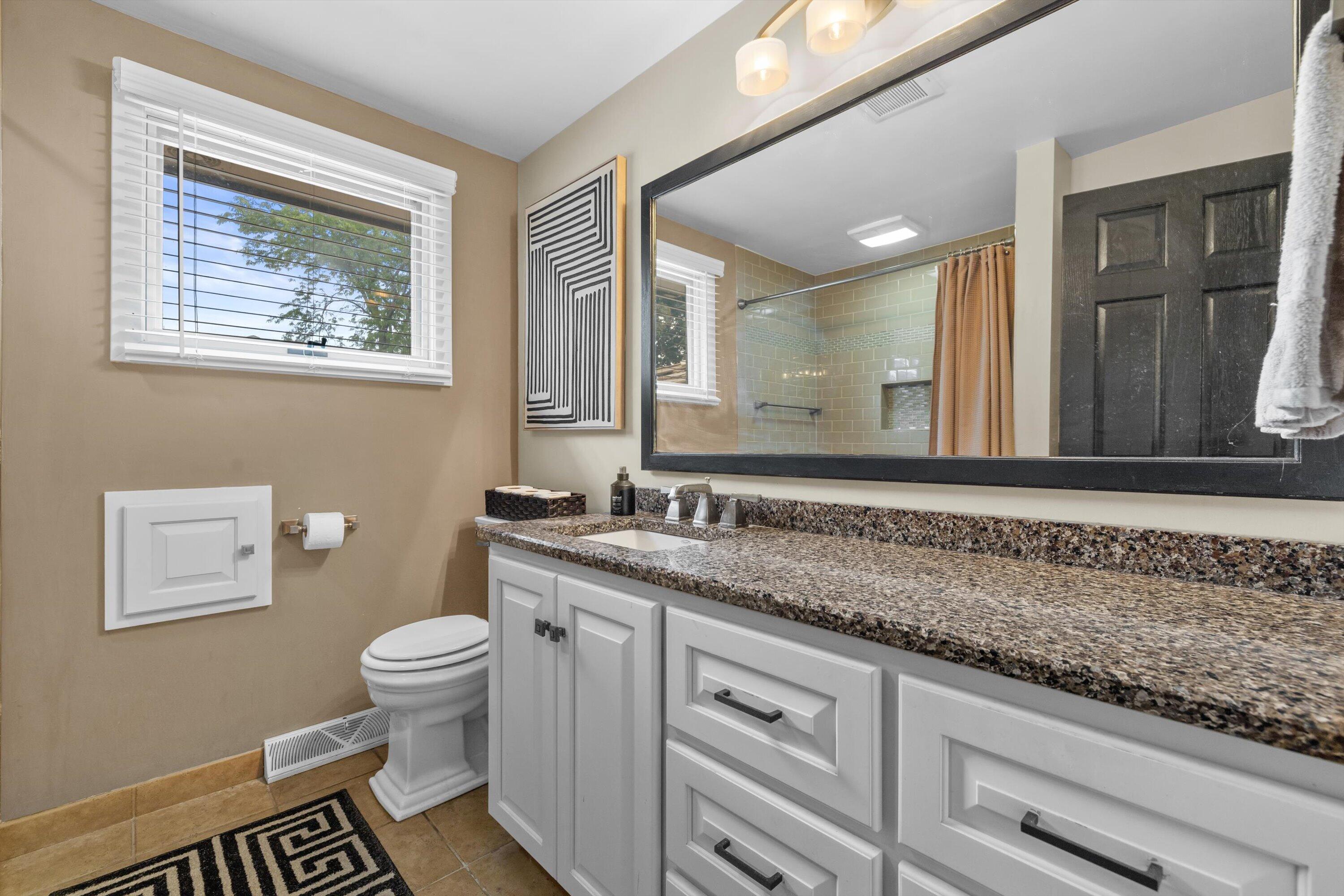 3 Shorewood Court Wind Point, WI 53402 - Photo 21 of 57 Upper Full Bath