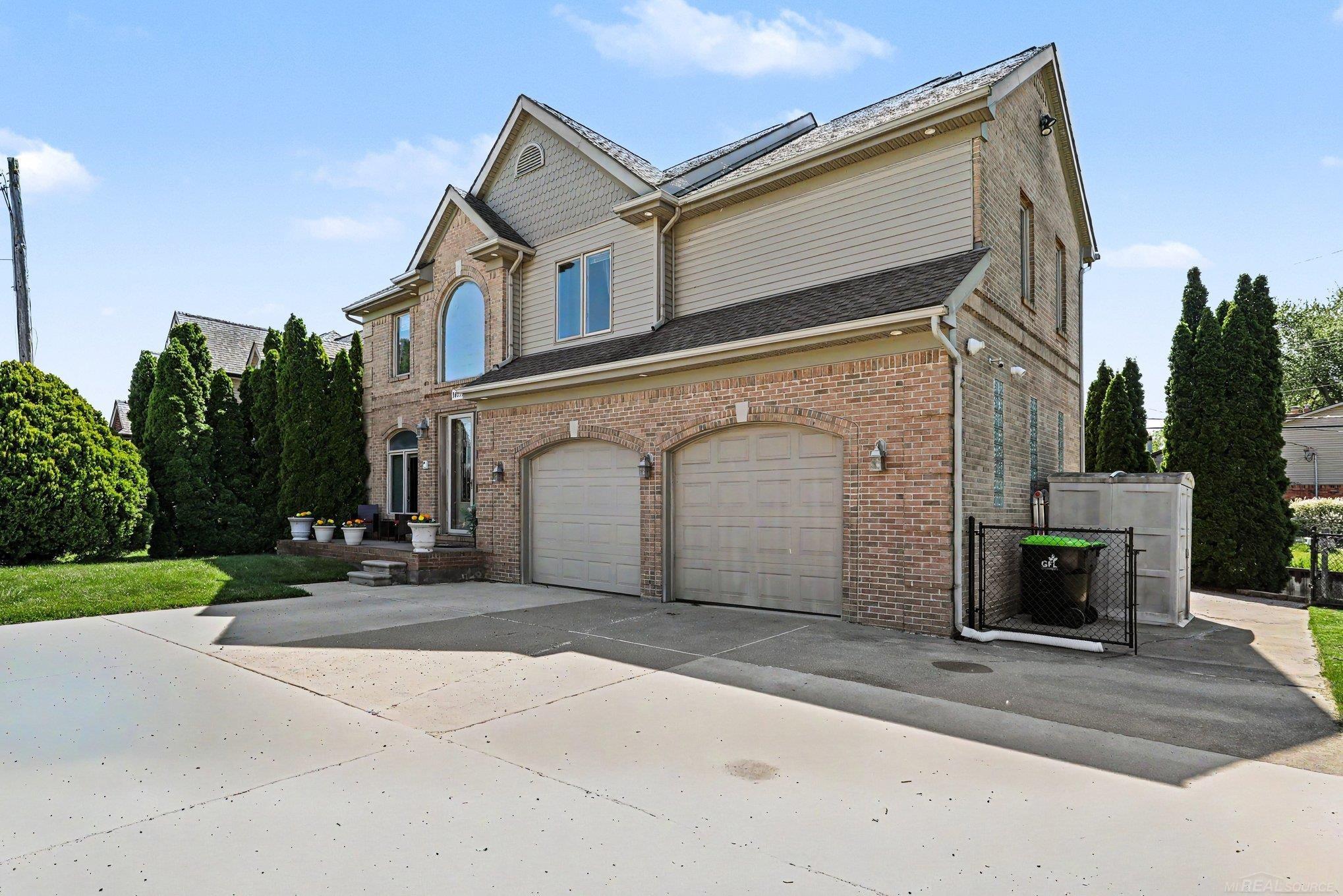 38035 Pointe Rosa Street Harrison Township, MI 48045 - Photo 2 of 45
