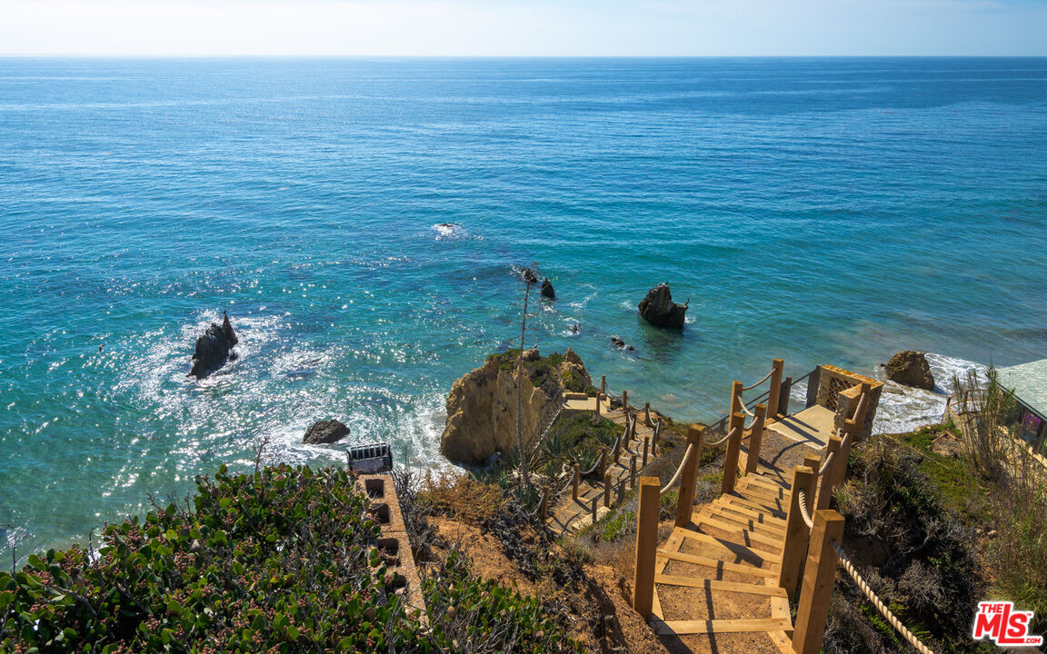 32232 Pacific Coast Highway Malibu, CA 90265 - Photo 10 of 26