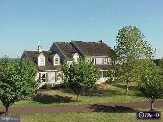 3028 Bedminster Road Perkasie, PA 18944 - Photo 4 of 6