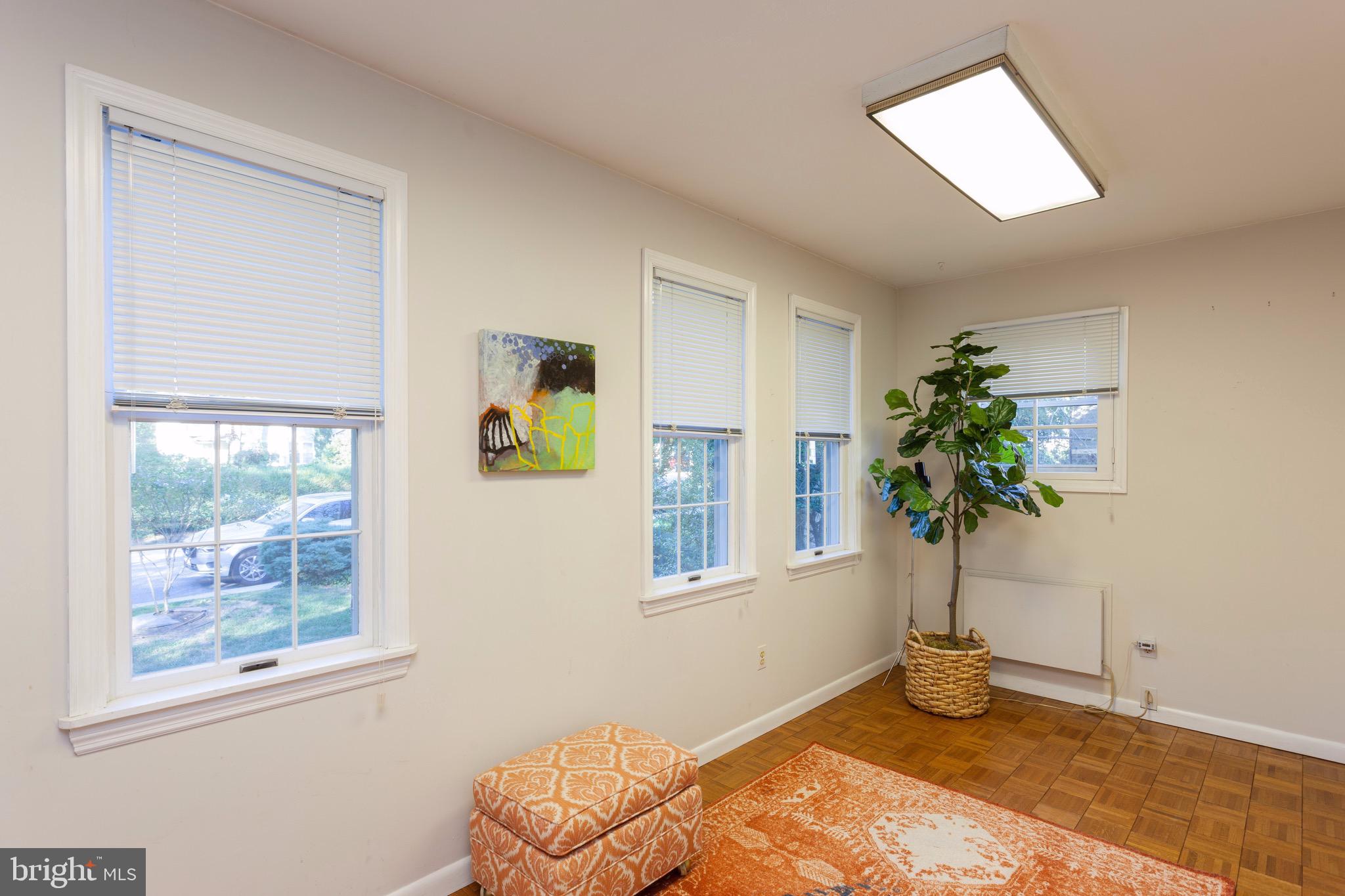5706 Oakshire Road Baltimore, MD 21209 - Photo 16 of 36 Sunroom