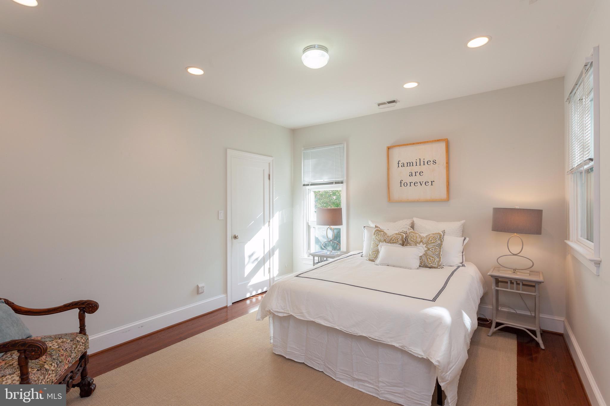 5706 Oakshire Road Baltimore, MD 21209 - Photo 19 of 36 First Floor Bedroom