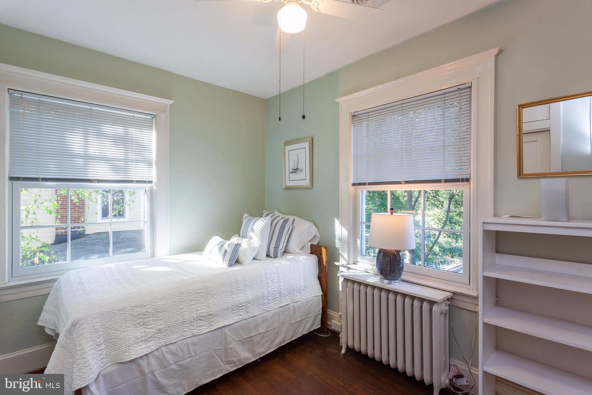 5706 Oakshire Road Baltimore, MD 21209 - Photo 22 of 36 Bedroom 3