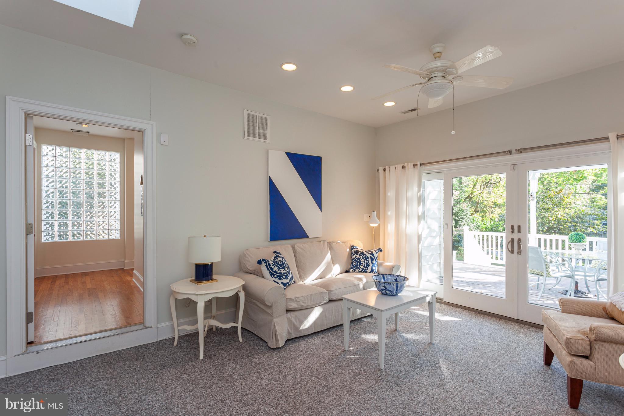 5706 Oakshire Road Baltimore, MD 21209 - Photo 7 of 36 Family Room