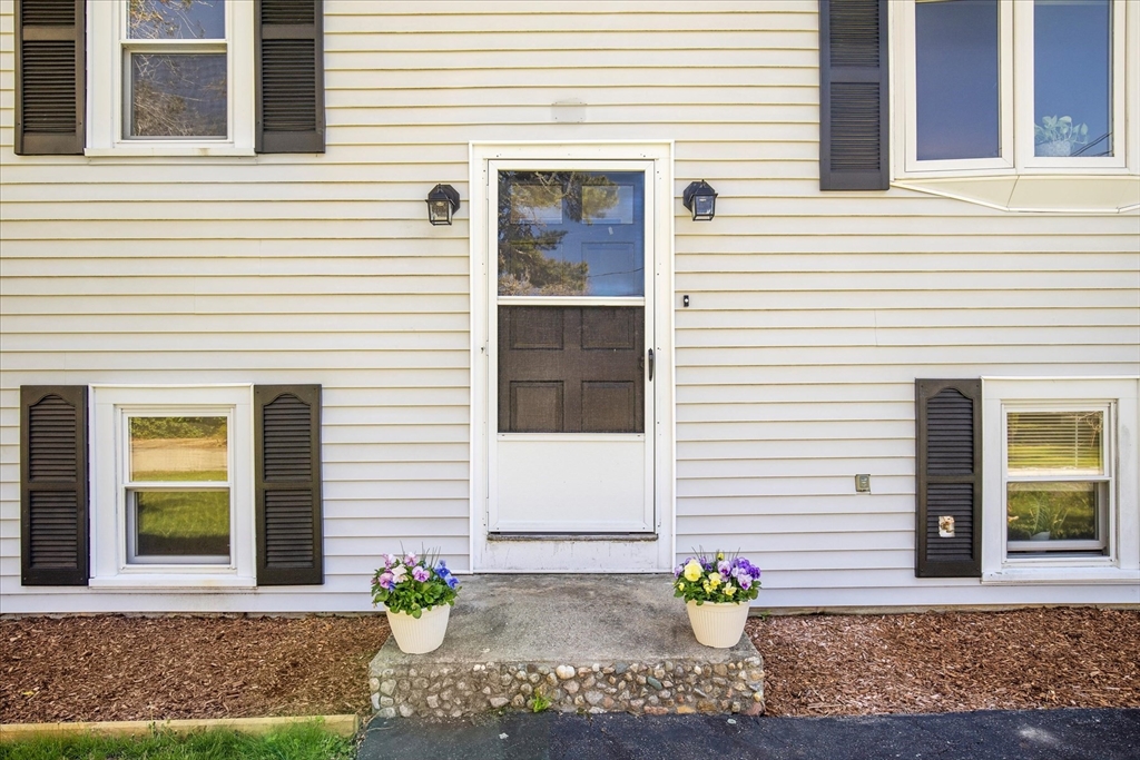 22 Avery Road Bourne, MA 02559 - Photo 4 of 42 Gallery Image 4