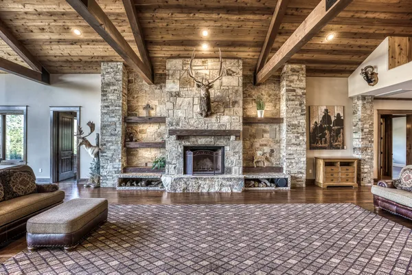 $3,400,000 | 6892 Palm Road, Sealy, TX 77474