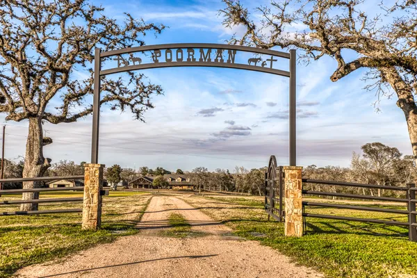 $3,400,000 | 6892 Palm Road, Sealy, TX 77474