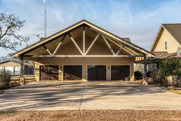 $3,400,000 | 6892 Palm Road, Sealy, TX 77474