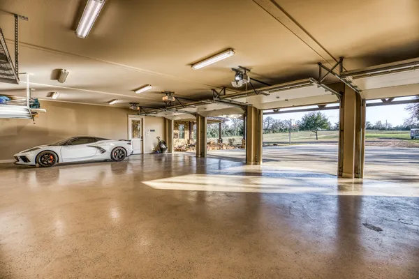 $3,400,000 | 6892 Palm Road, Sealy, TX 77474