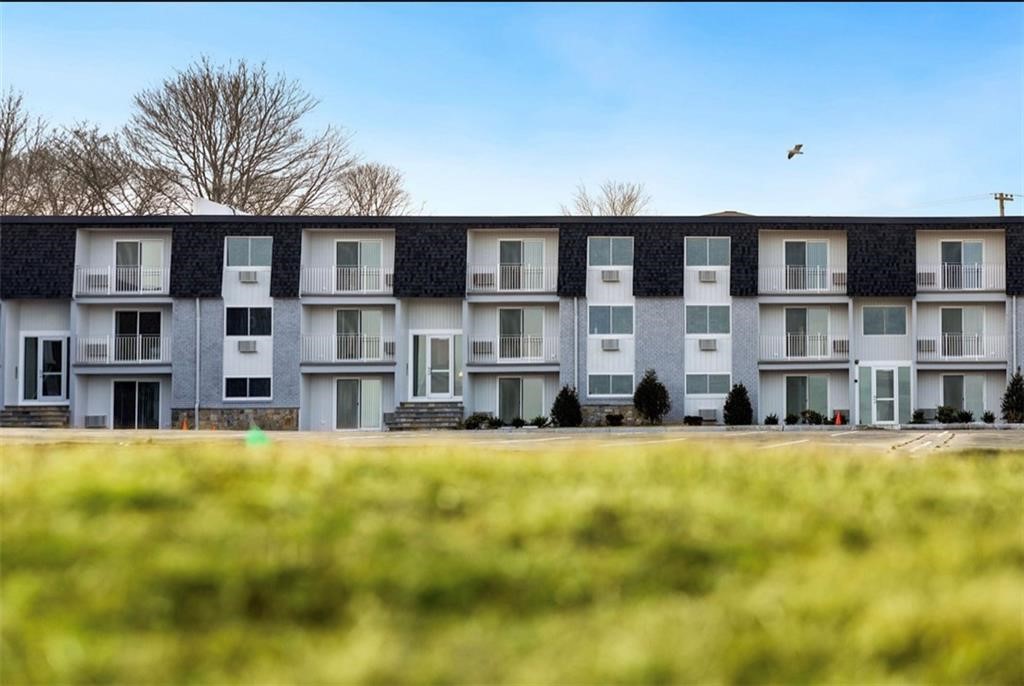 151 Ocean Road, Unit 3 Narragansett, RI 02882 - Photo 1 of 1