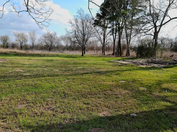 $135,000 | 1304 East Cameron Avenue, Rockdale, TX 76567