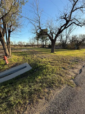 $135,000 | 1304 East Cameron Avenue, Rockdale, TX 76567