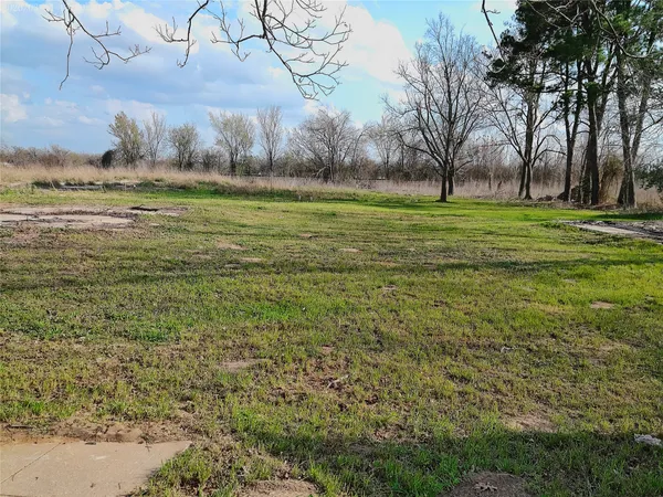 $135,000 | 1304 East Cameron Avenue, Rockdale, TX 76567