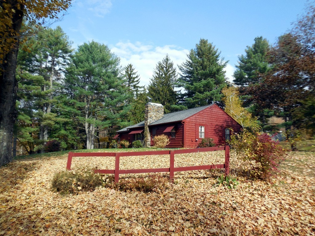 15 East Hill Road Brimfield, MA 01010 - Photo 2 of 30 Gallery Image 2
