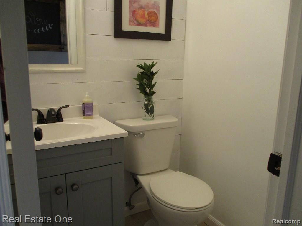 5350 North Georgetown Road Grand Blanc, MI 48439 - Photo 15 of 41 IMG_0100.JPG
