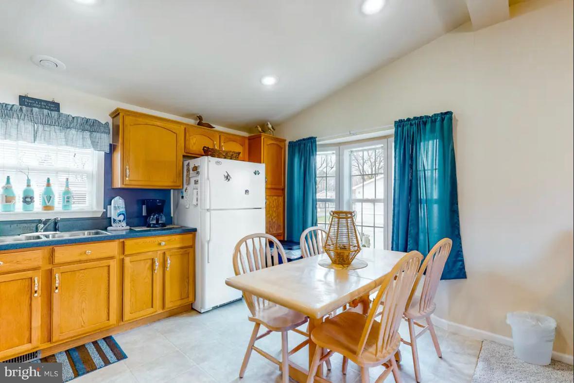 233 Dolphin Drive Berlin, MD 21811 - Photo 7 of 25