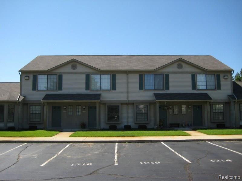 1235 Pine Ridge Drive Highland, MI 48357 - Photo 4 of 10