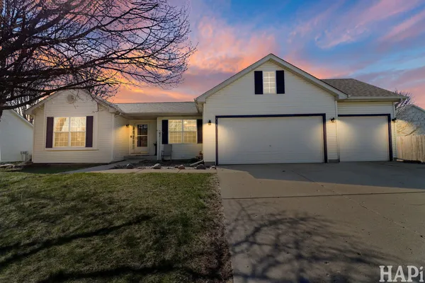 $399,900 | 711 Wedgewood Trail, McHenry, IL 60050