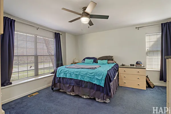$399,900 | 711 Wedgewood Trail, McHenry, IL 60050