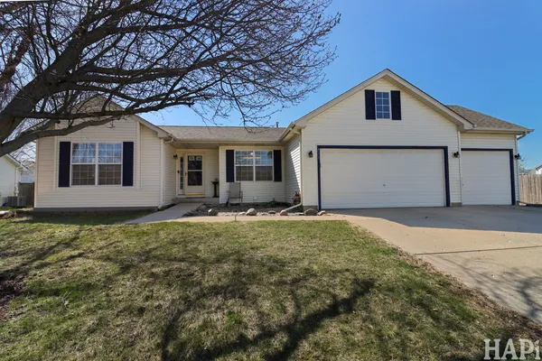 $399,900 | 711 Wedgewood Trail, McHenry, IL 60050