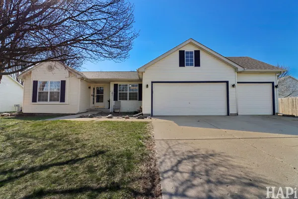 $399,900 | 711 Wedgewood Trail, McHenry, IL 60050