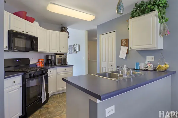 $399,900 | 711 Wedgewood Trail, McHenry, IL 60050