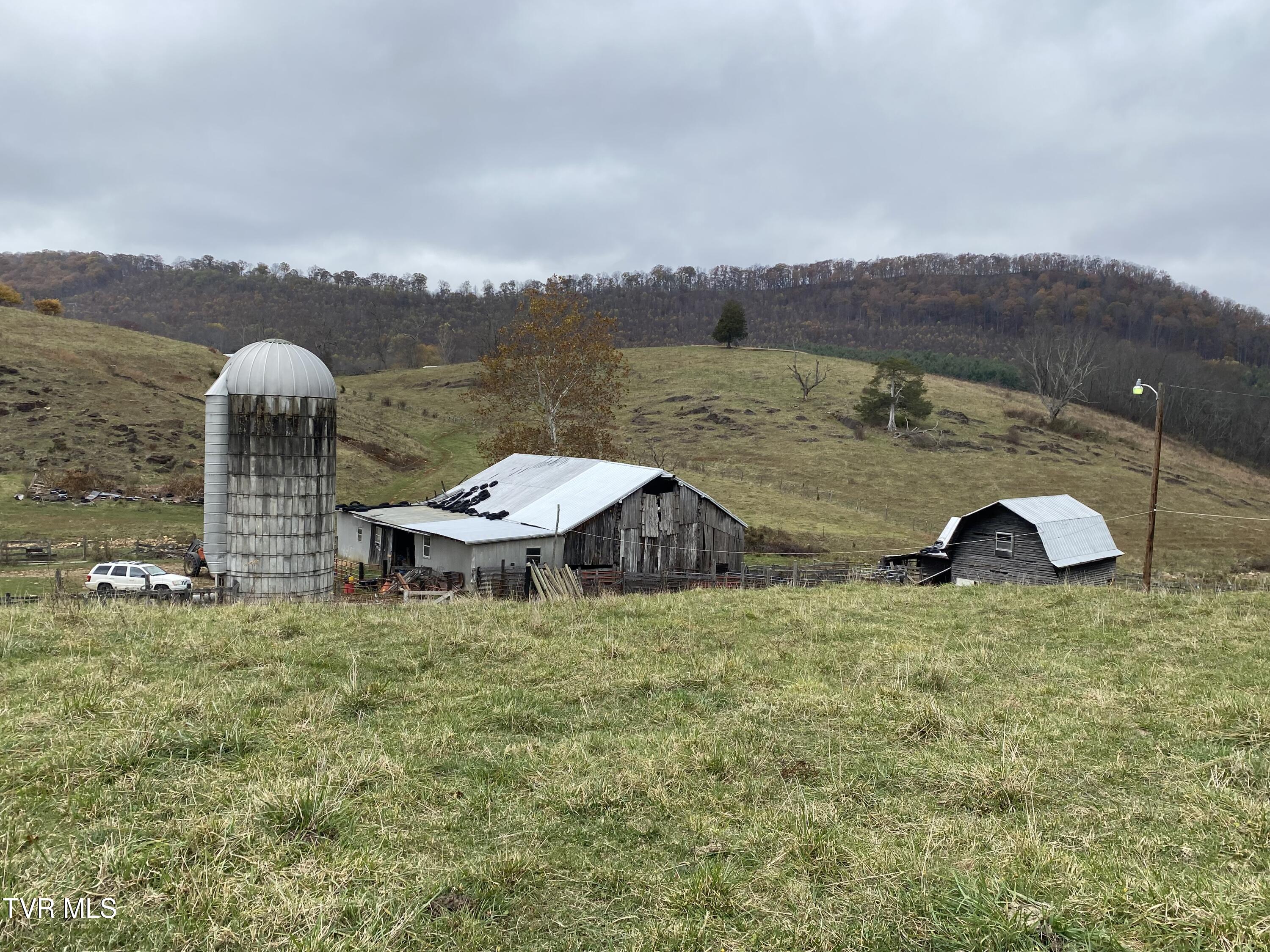 214 Comers Creek Road Sugar Grove, VA 24375 - Photo 10 of 42 IMG_7024