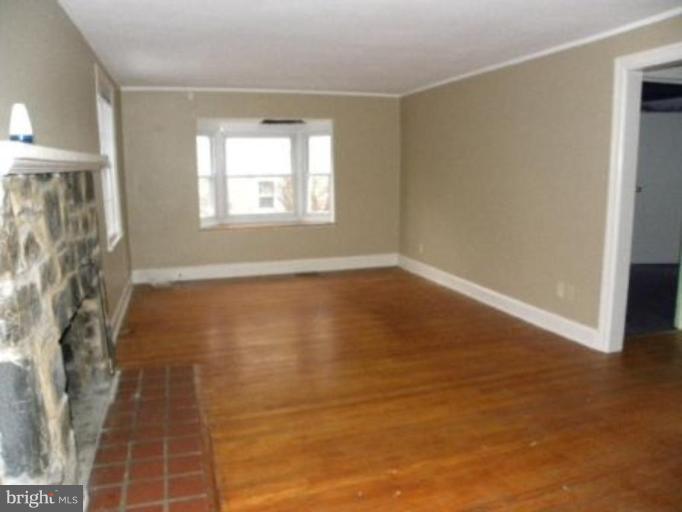1245 Greystone Road Halethorpe, MD 21227 - Photo 2 of 19 Living Room
