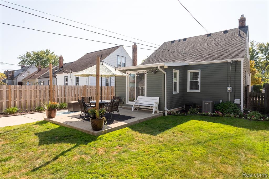 1022 Cambridge Road Berkley, MI 48072 - Photo 35 of 37