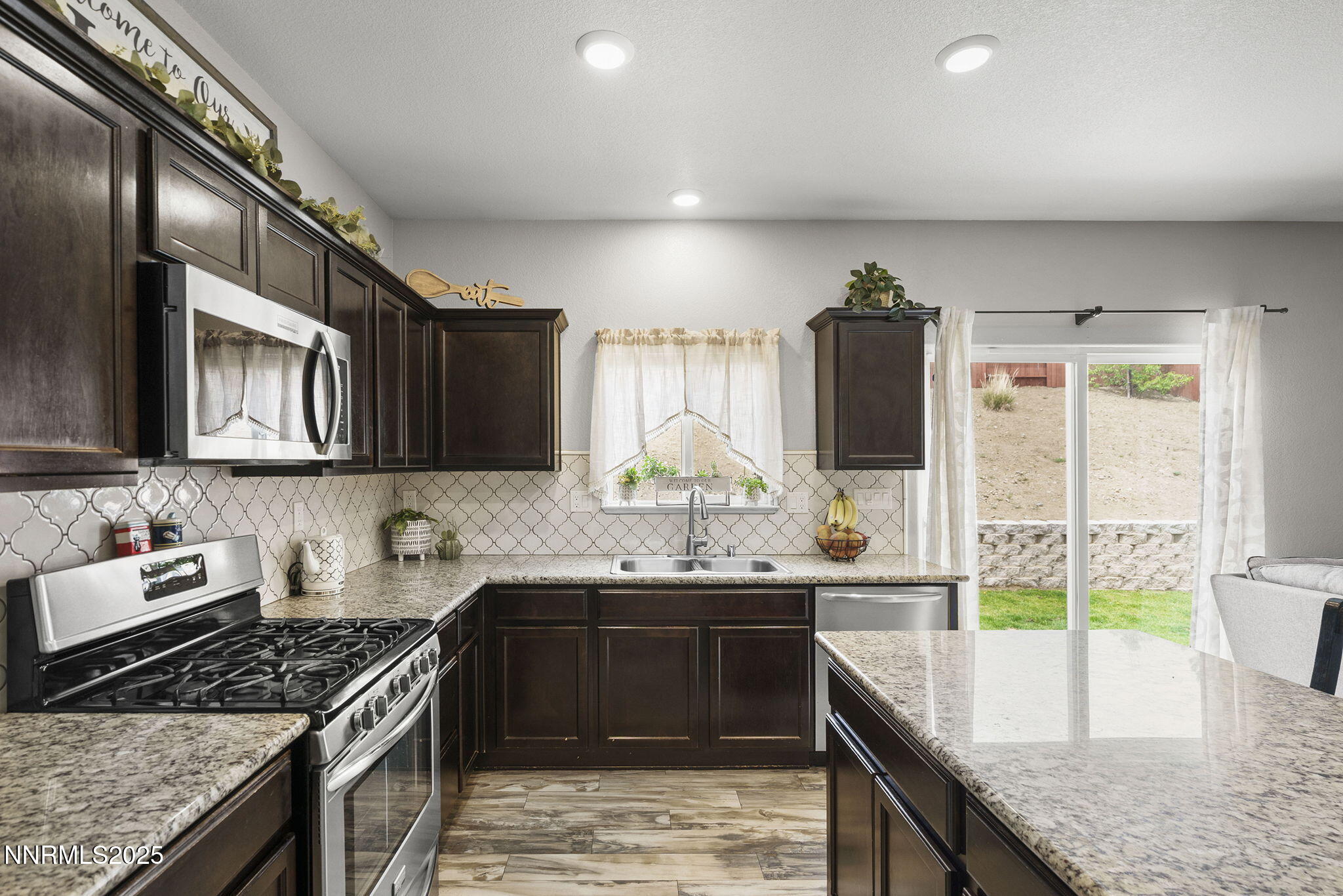 18573 Outpost Court Reno, NV 89508 - Photo 12 of 25 11-web-or-mls-_DSC0953