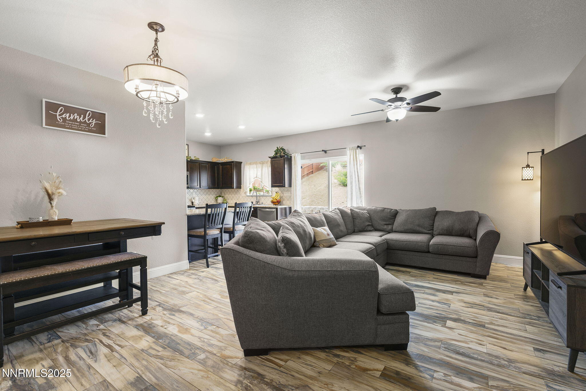 18573 Outpost Court Reno, NV 89508 - Photo 5 of 25 4-web-or-mls-_DSC0917