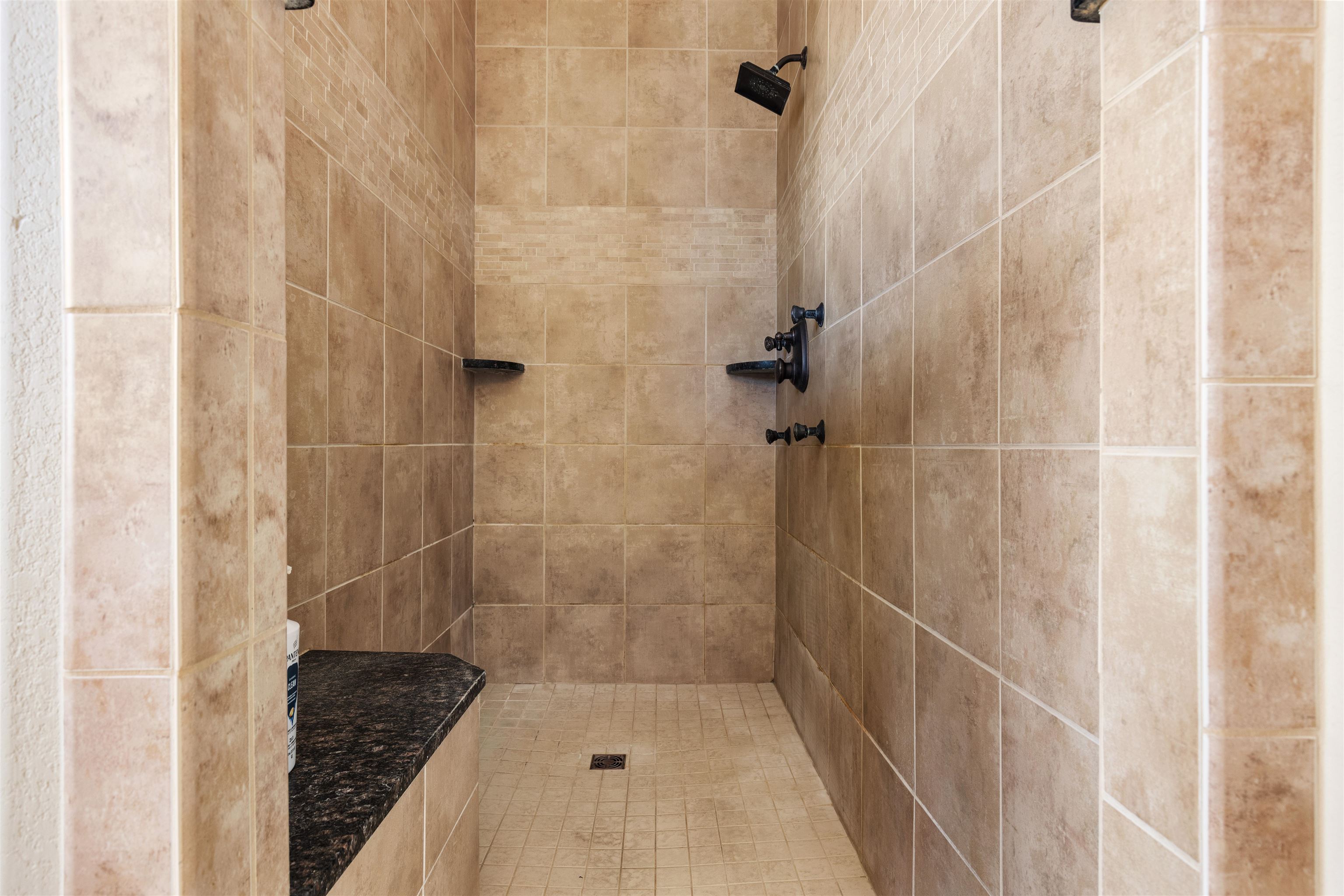 978 Weatherfield Way Belvidere, IL 61008 - Photo 18 of 41 a bathroom with a shower