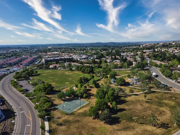 $945,000 | 1666 Renpoint Way, Folsom, CA 95630