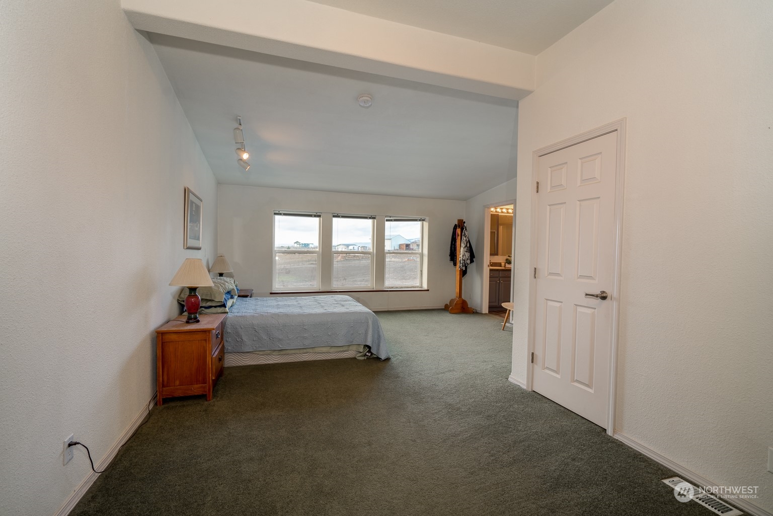 2416 Clerf Road Kittitas, WA 98926 - Photo 17 of 25 a bed room with a bed and window
