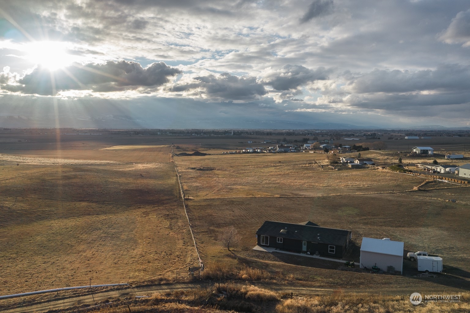 2416 Clerf Road Kittitas, WA 98926 - Photo 3 of 25 a view of an ocean and beach