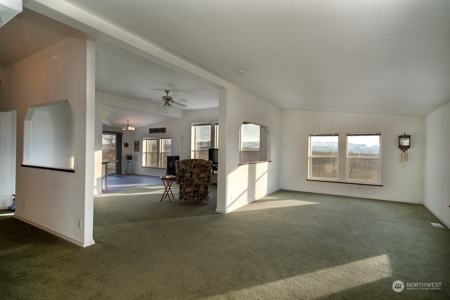 2416 Clerf Road Kittitas, WA 98926 - Photo 4 of 25 a view of livingroom with furniture