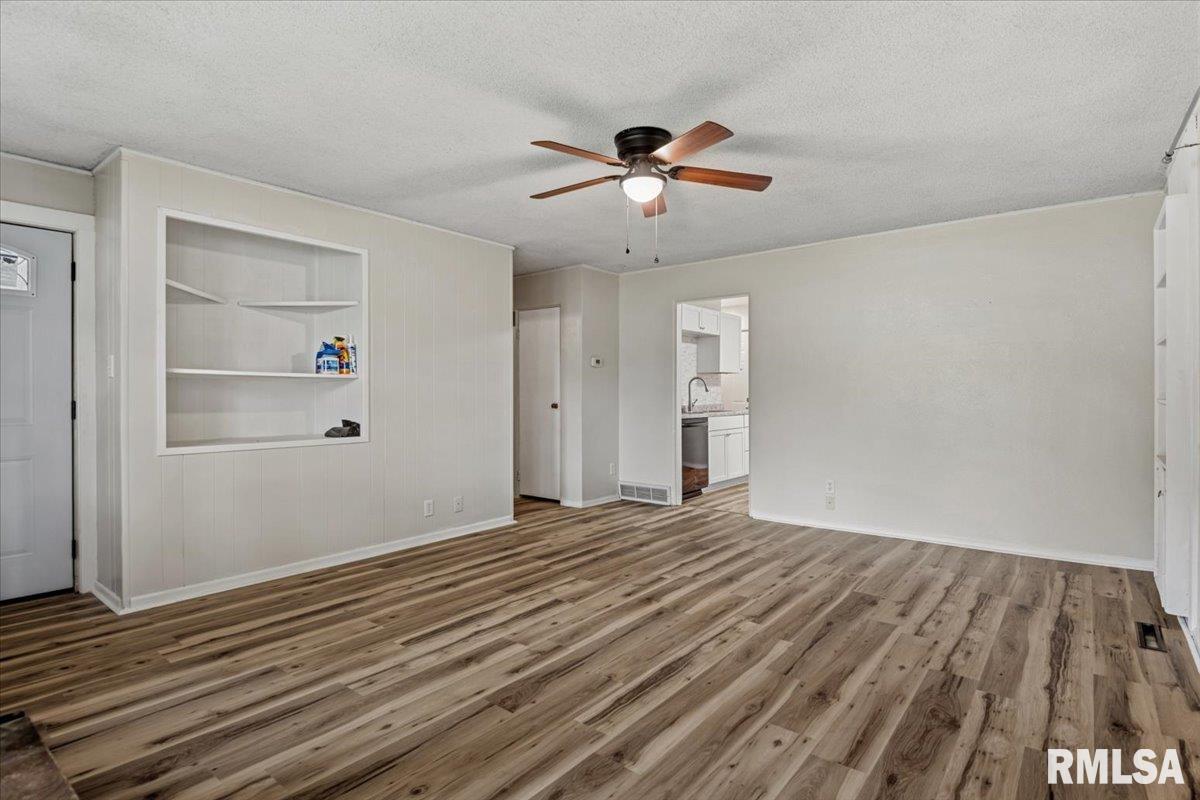 3332 Saxony Road Springfield, IL 62703 - Photo 3 of 21 Gallery Image 3