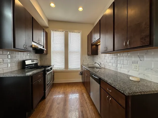 $1,795 | 1513 North California Avenue, Unit 3R, Chicago, IL 60622