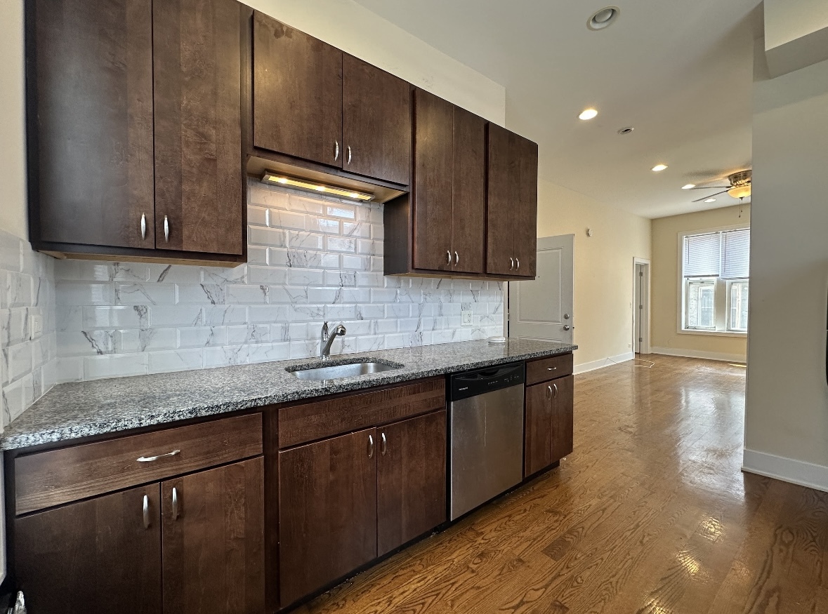 1513 North California Avenue, Unit 3R Chicago, IL 60622 - Photo 4 of 10