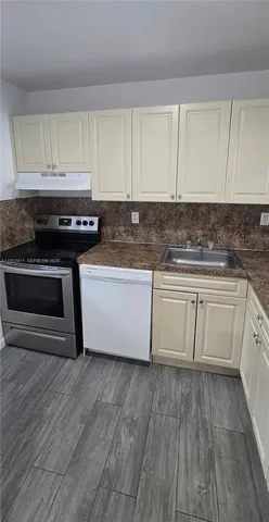 $1,900 | 10820 Southwest 200th Drive, Unit 220, Cutler Bay, FL 33157